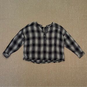 Cloth & Stone gray plaid cropped blouse, size S
